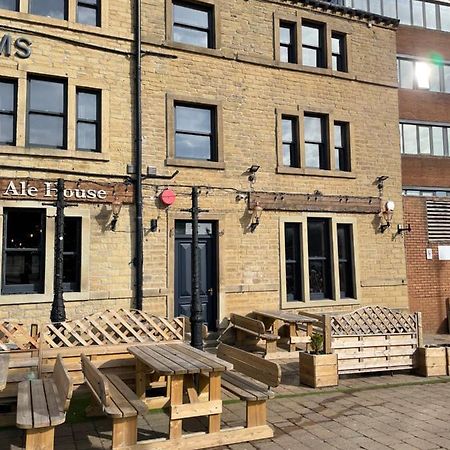 Plumbers Arms Hotel ฮัดเดอร์สฟิลด์ ภายนอก รูปภาพ