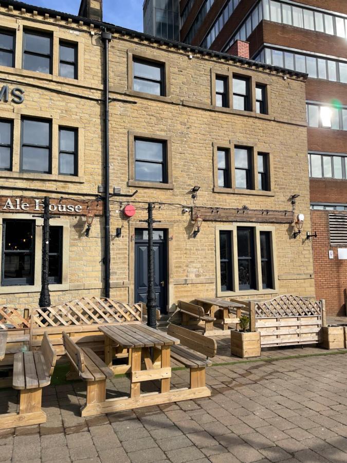 Plumbers Arms Hotel ฮัดเดอร์สฟิลด์ ภายนอก รูปภาพ
